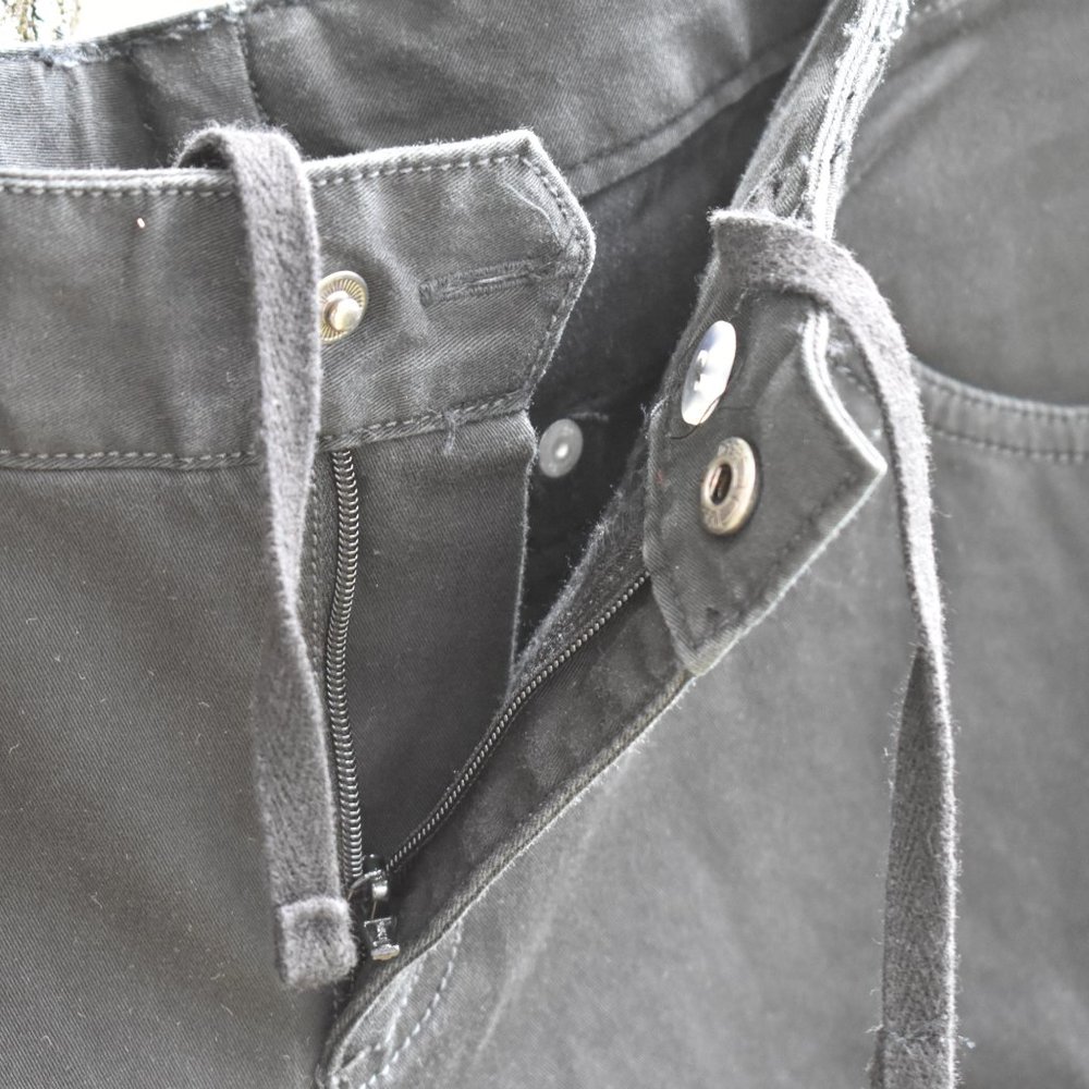 Athleta Hiking Shorts Black Silver - Picture 6 of 6